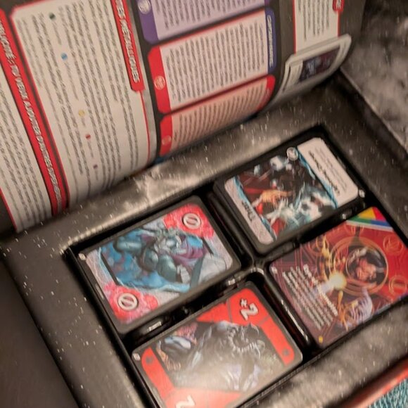 G1 MARVEL Uno Ultimate Marvel Card Game Premium 1st Edition - Picture 8 of 9